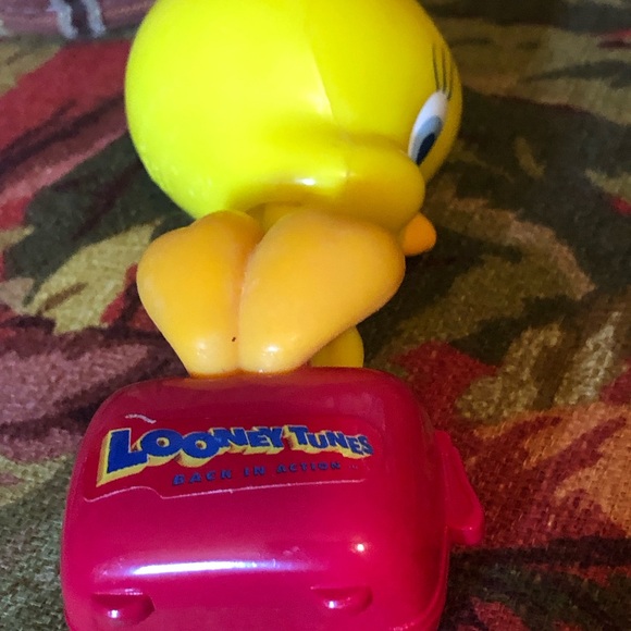 9263 VTG Tweety Bird Bobble Head Back In Action Africa Red Suitcase Yellow Bird - Picture 8 of 13